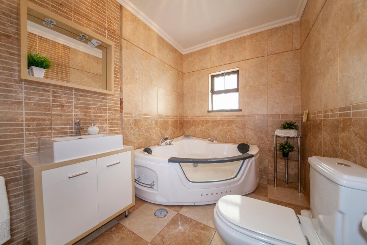 B17 - The Stunning Seaview Apartment Lagos Esterno foto
